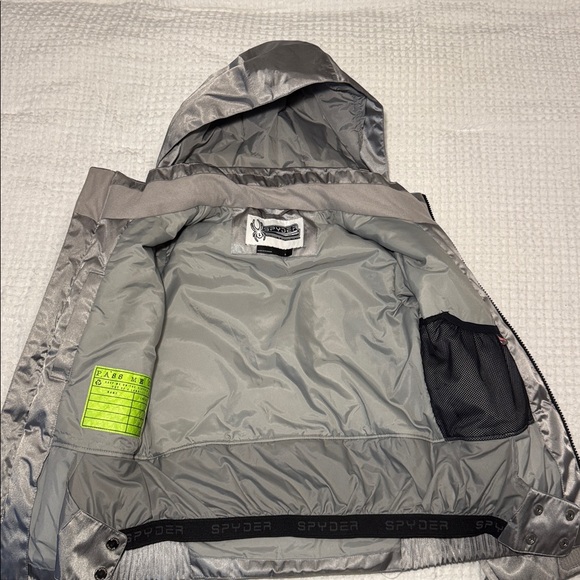 Spyder Girls Lola Insulated Ski or Snow Jacket Silver - Picture 2 of 13